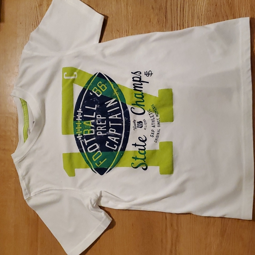 🛍Gap White Football Captain T-shirt, Size L, EUC